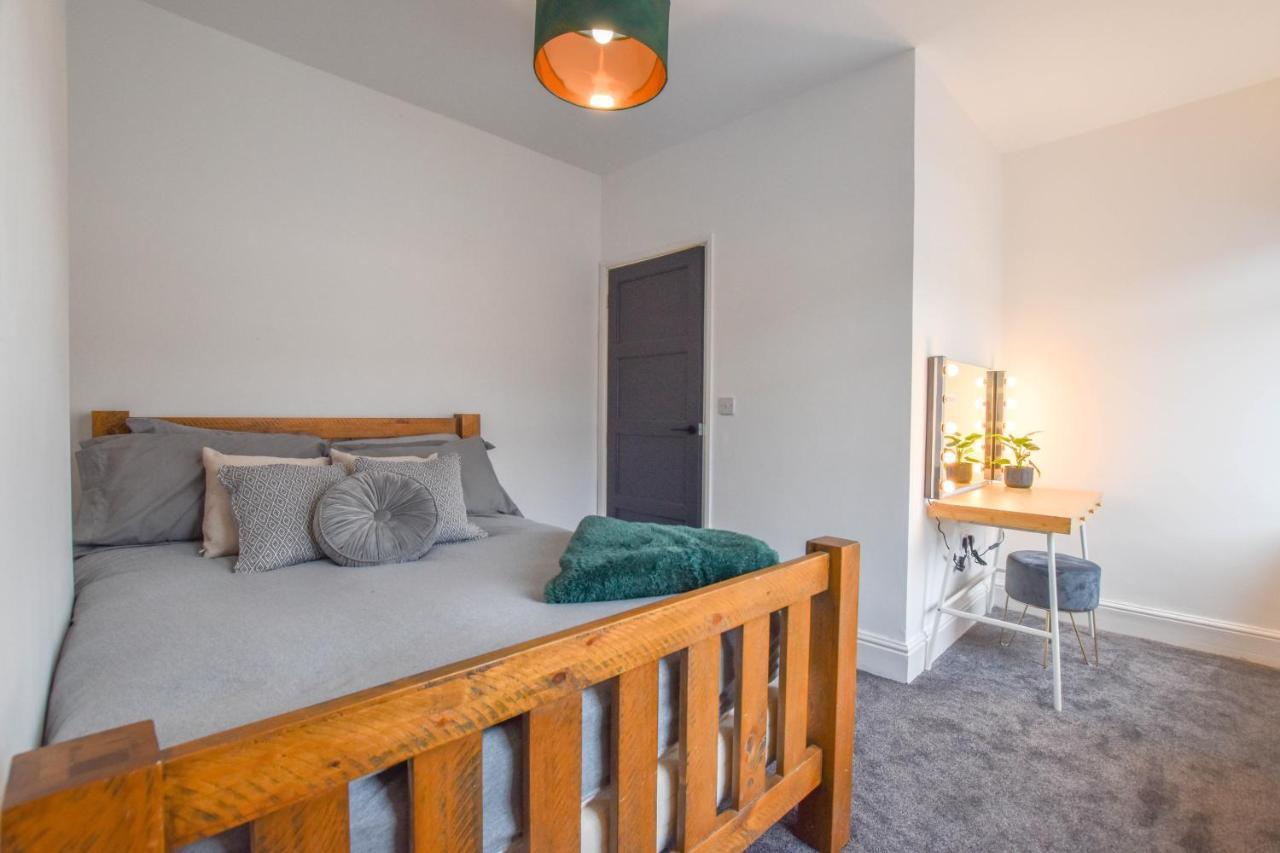 Modernistic 4-bedroom Close To Centre Holiday home