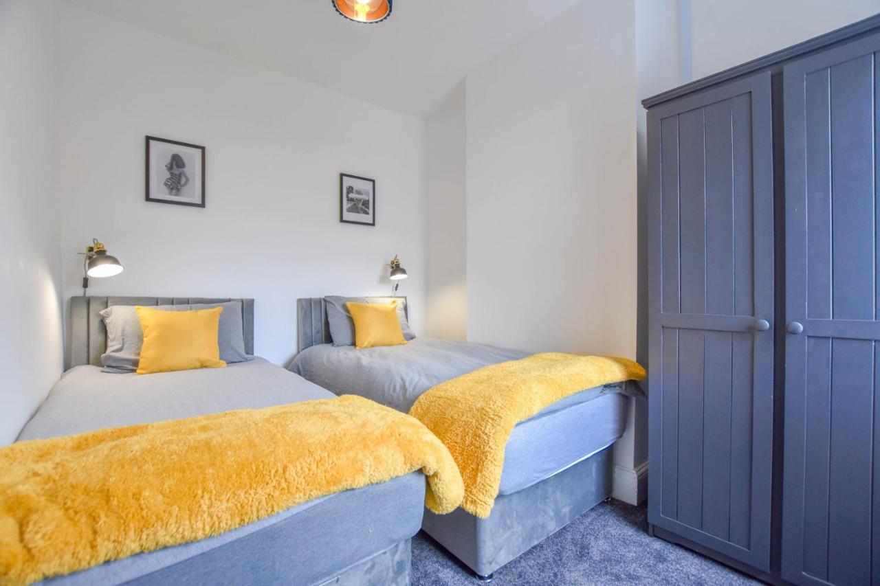 Modernistic 4-bedroom Close To Centre Cardiff
