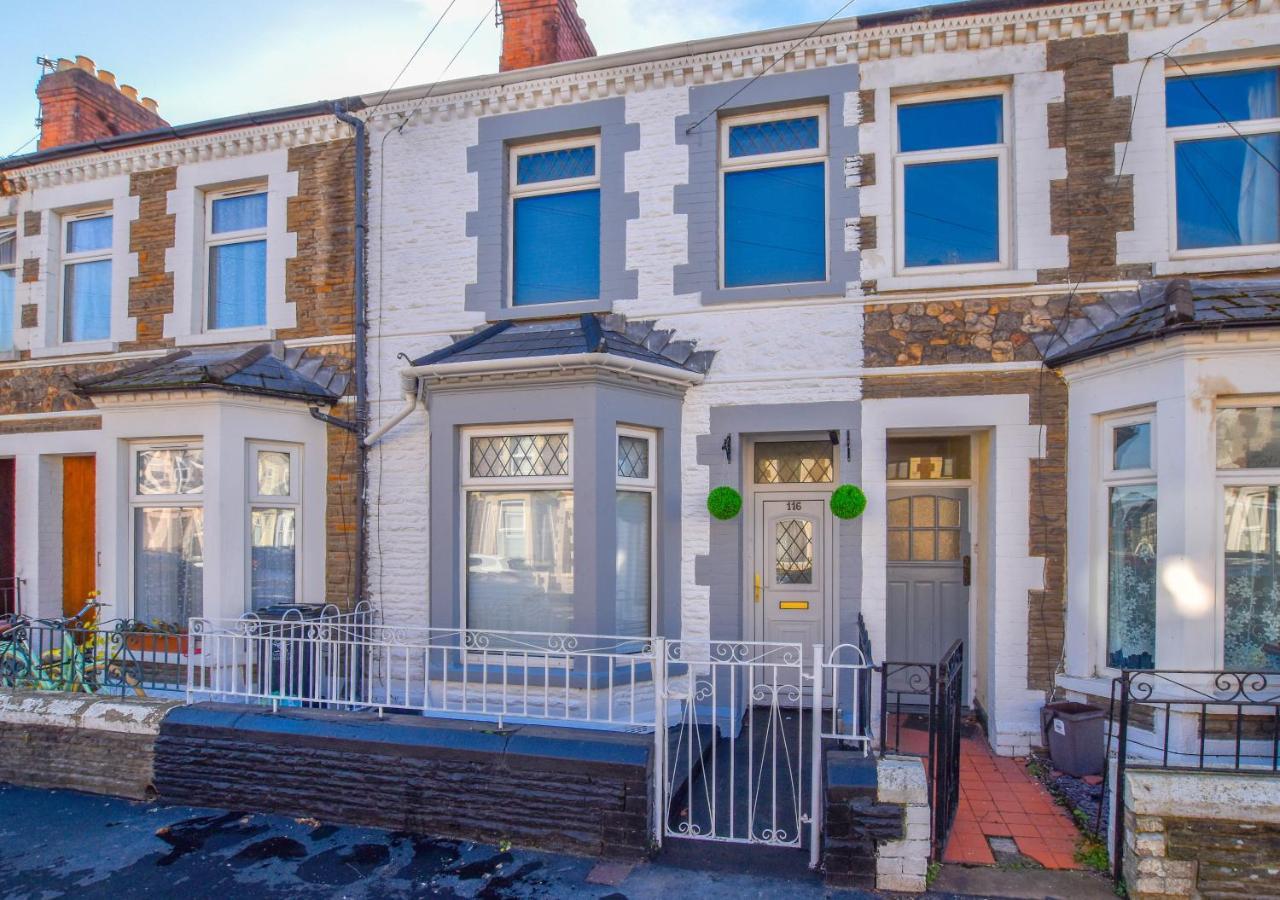 Modernistic 4-bedroom Close To Centre
